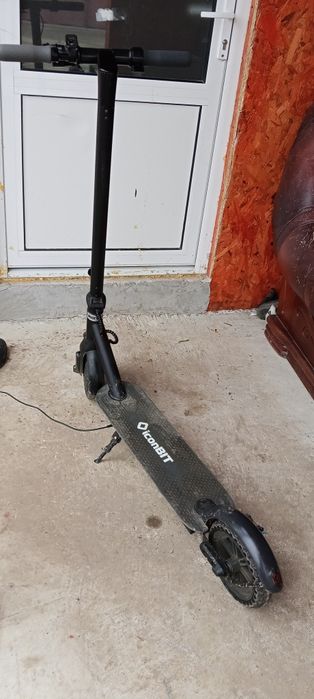 Vând trotinetă electrică