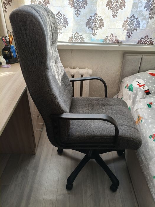 Продам кресло компьютерное