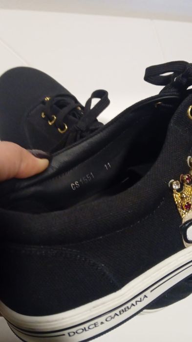 Tenisi noi fără cutie