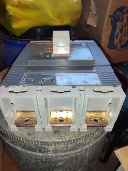 Продам автомат ABB Tmax T6 1000A PR221DS