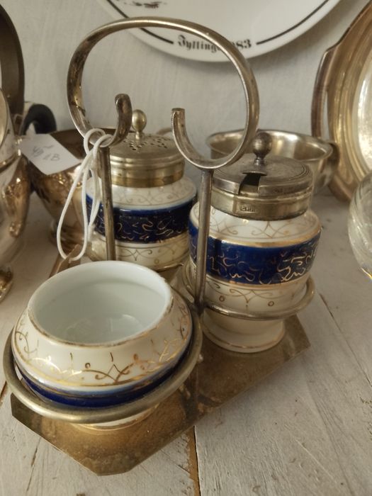 Посребрени и стъклени находки