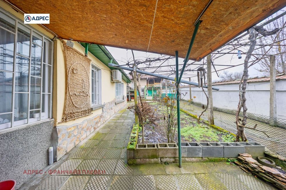 Къща в Ловеч, област-с.Бежаново площ 104 цена 28000