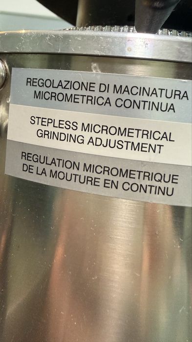 Професионална мелачка за кафе