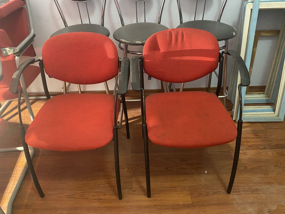 Стулья на раме..