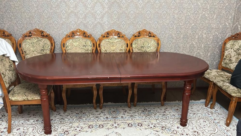 Стол столовый дерево