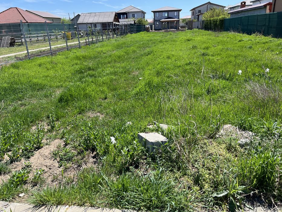 Teren intravilan de vanzare