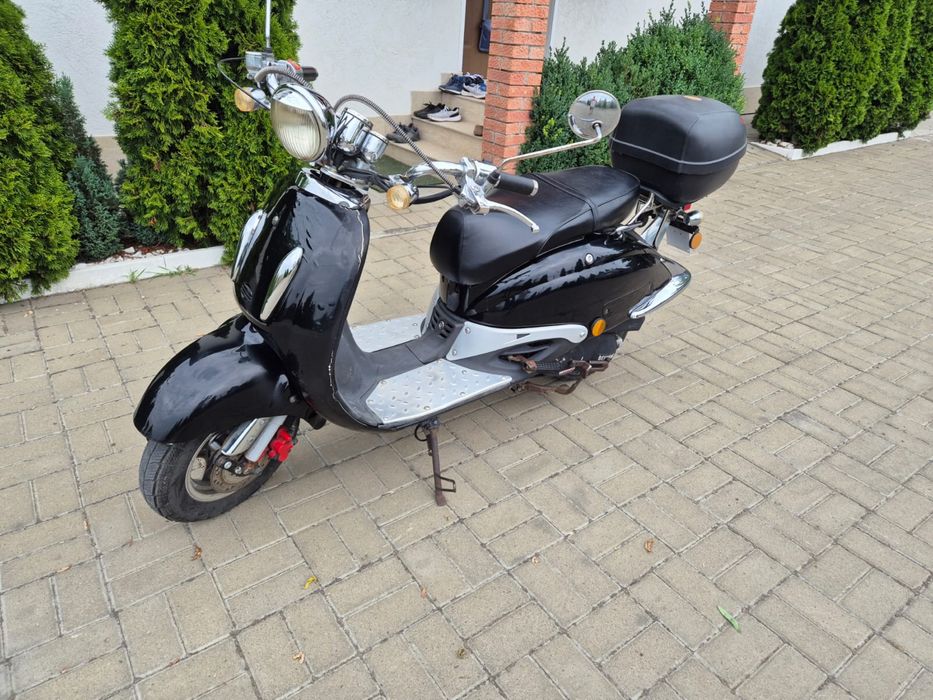 Scuter 50 cp an km putini