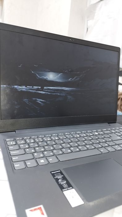 Ноутбук сатылады  lenovo