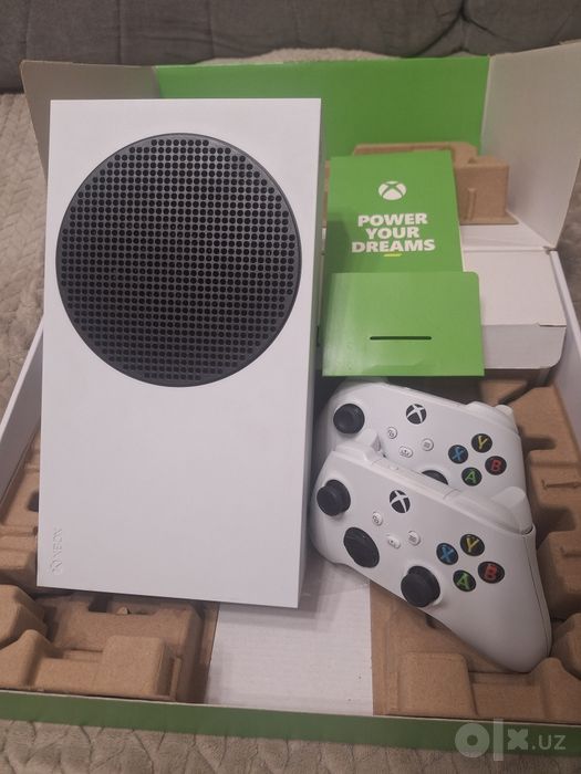 Xbox Series S 512Gb 2 джойстика