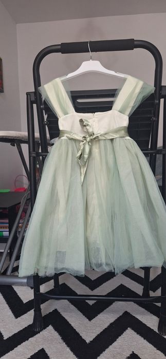 Rochie de ocazie potrivita pentru 6 ani