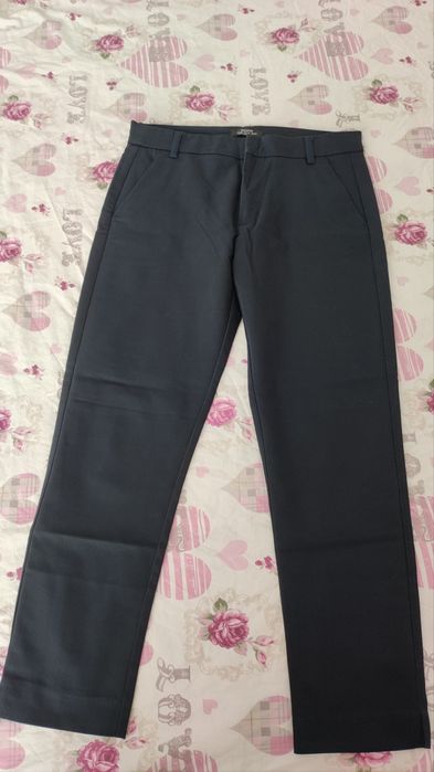 Тъмно син панталон на Bershka