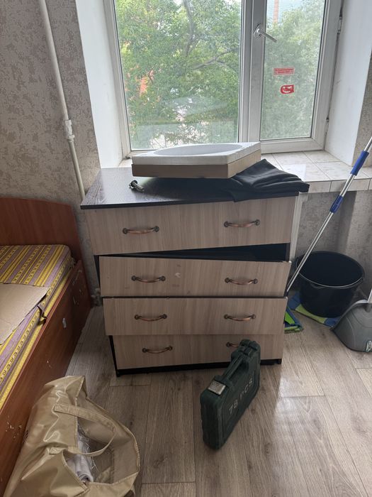 Отдам даром шкаф, кровати и комоды