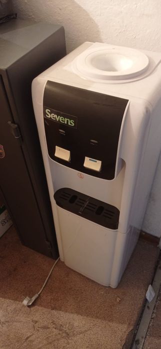 Диспенсер для воды,