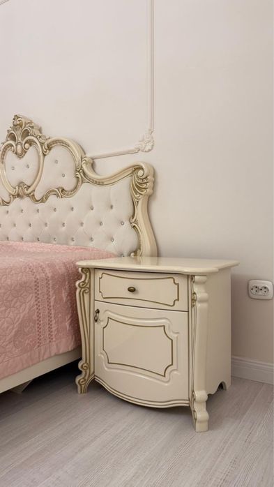 Продается спальный гарнитур