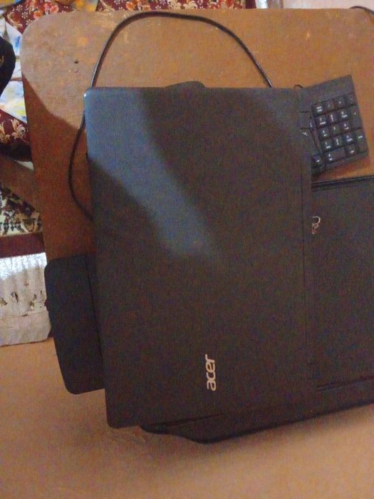 Noutbuk Acer holati yangi i prontir u xam yangi ozgina ishlagan
