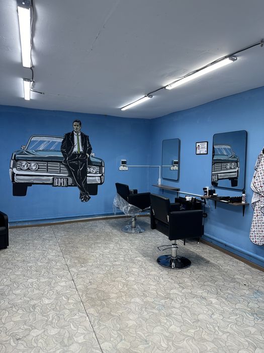 Продается парикмахерская-в стиле барбершоп.