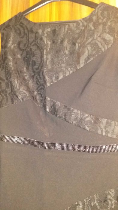 Нова, елегантна рокля размер L