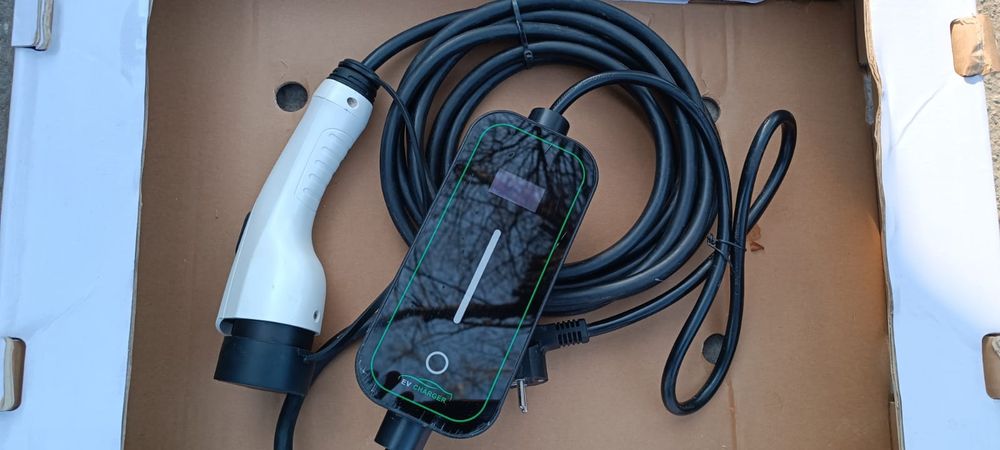 Кабель для зарядки электромобиля