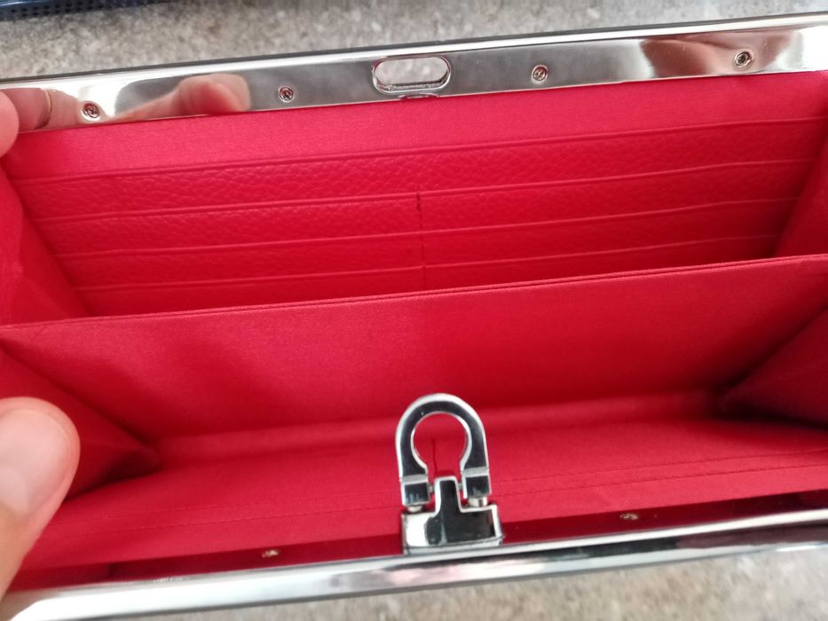 Дамско кожено портмоне