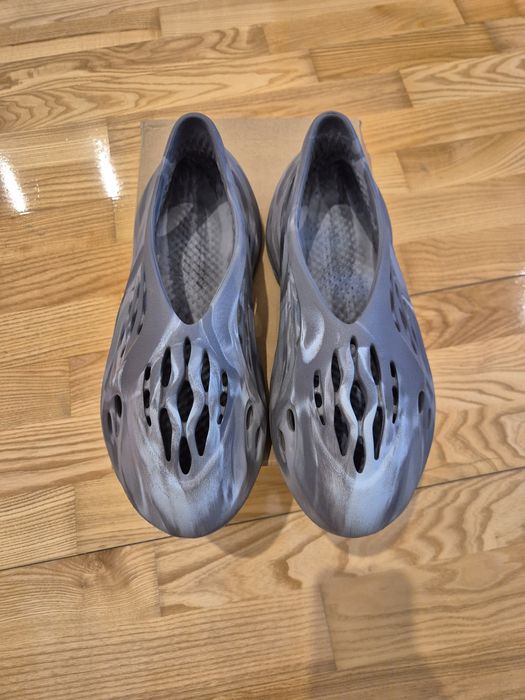 Yeezy Foam Runner MX Granite Roman • OLX.ro
