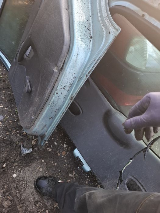 Vand usa spate drepta ford focus 1 fara rugina