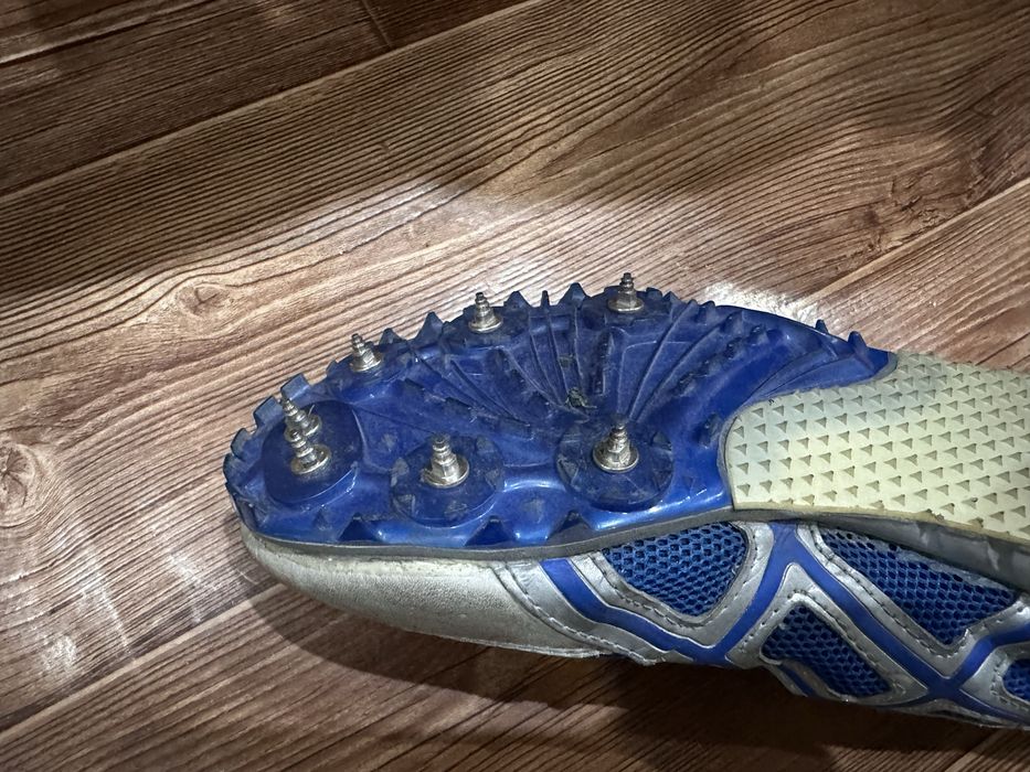 Шиповки Asics для легкой атлетики