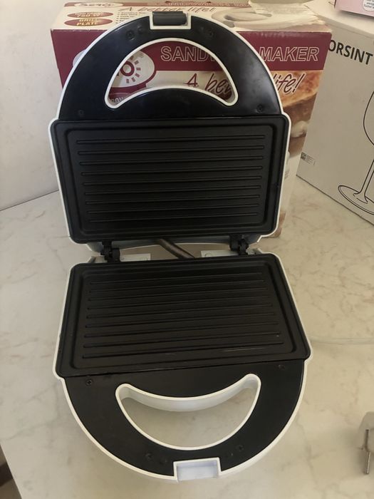 Sandwich maker
