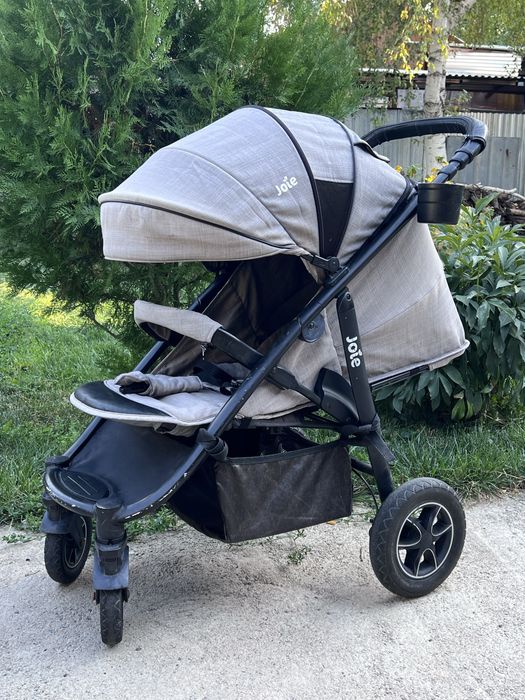 Продам  прогулочную коляску JOIE