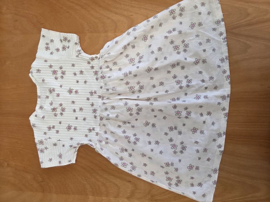 Продам платье для девочки zara.