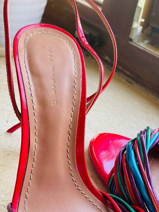 Босоножки ZARA 37 размер