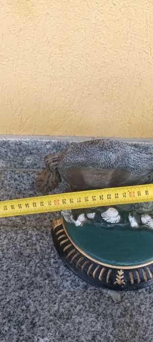 Statuie din Fonta , Opritor pentru Ușa