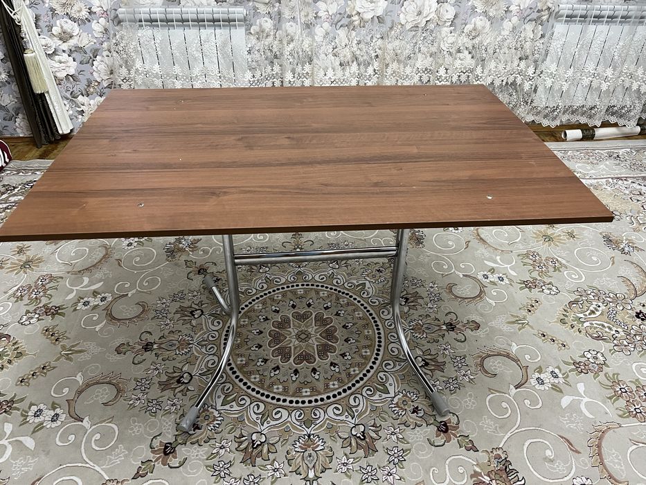 Кухонный стол продается