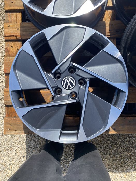 18 цола 5 х 112 мм Фолксваген VW ID 3 , Голф , Golf 5 , 6 , 7 , 8