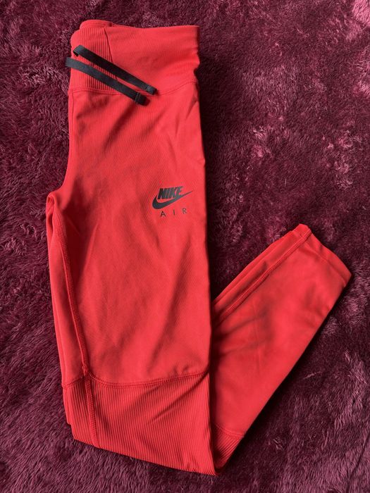 Дамско спортен клин Nike