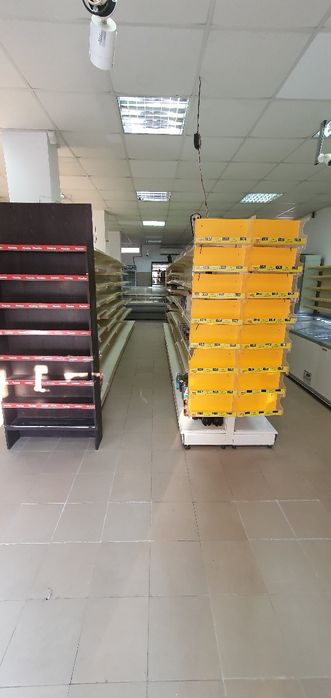 Дава се под наем Магазин в Варна, Цветен квартал - 170 кв.м за 1000 € - Снимка #3