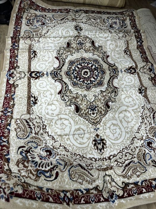 Продам ковер в хорошем состоянии