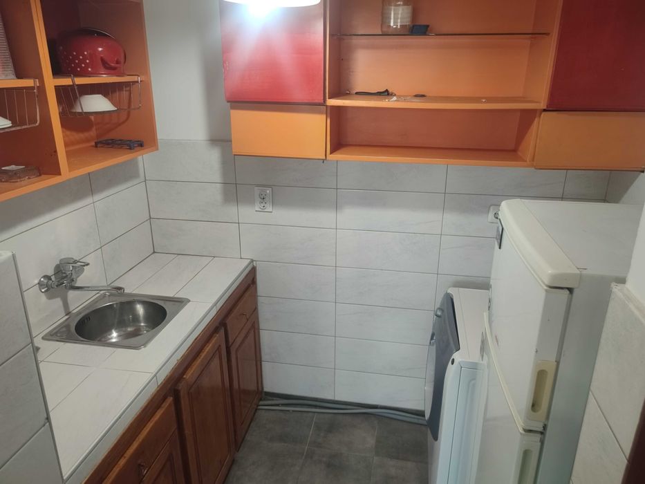 Продава се Едностаен апартамент в Търговище, Център - 50 кв.м за 1357 €/кв.м - Снимка #4