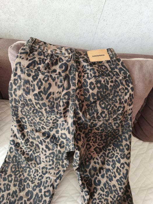 Продам джинсы женские