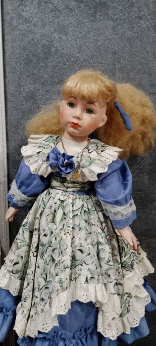 Коллекционная кукла