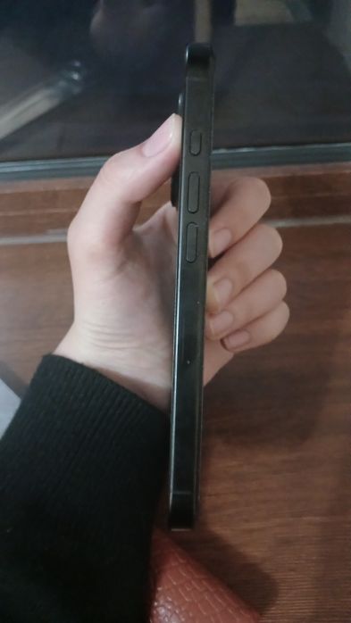 Iphone 16 pro  black titanium