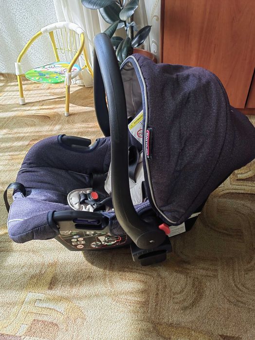 Бебешка кошница за кола и ръчно пренасяне.