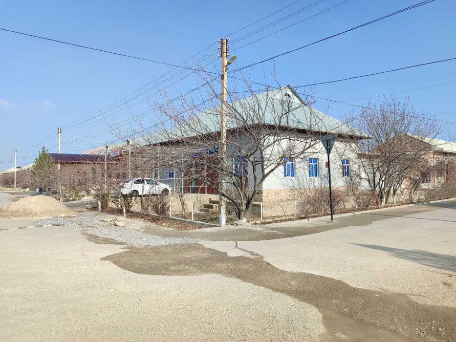 Навоий шаҳар Гулистон-3 массивида  ховли сотилади