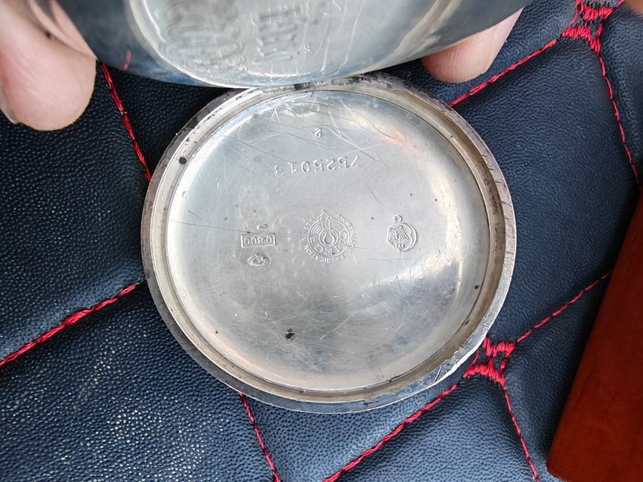 Продавам джобен сребърен  часовник OMEGA