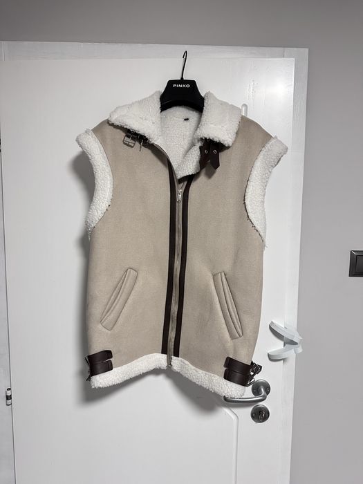 Елек с каракул, имитиращ велур