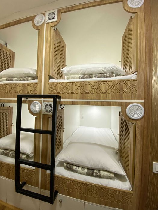 Талабаларга ётоқхона, Миллий, Политех, Молия сиртқи яқинида. Общежитие