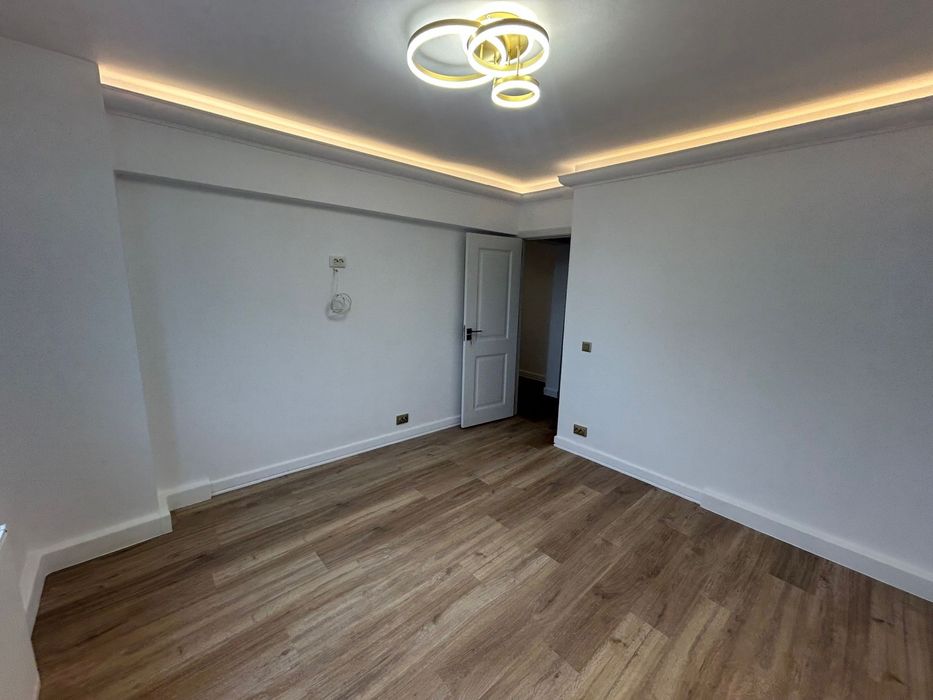 9 mai, Billa: Apartament de 2 camere dec, renovat, gol