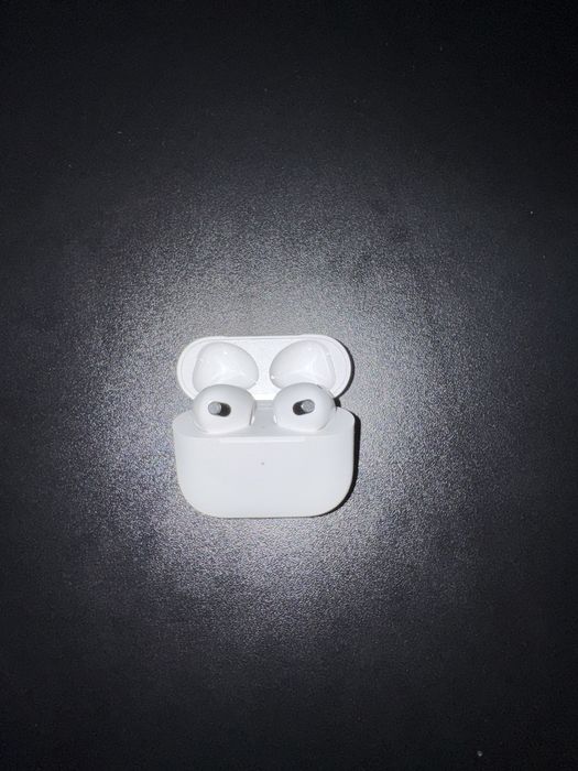 Apple AirPods 3 defect casca stângă
