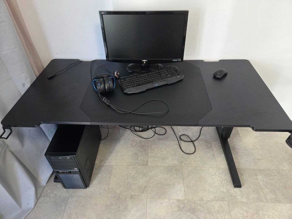 Продавам компютърно бюро HOLM Modular 160.