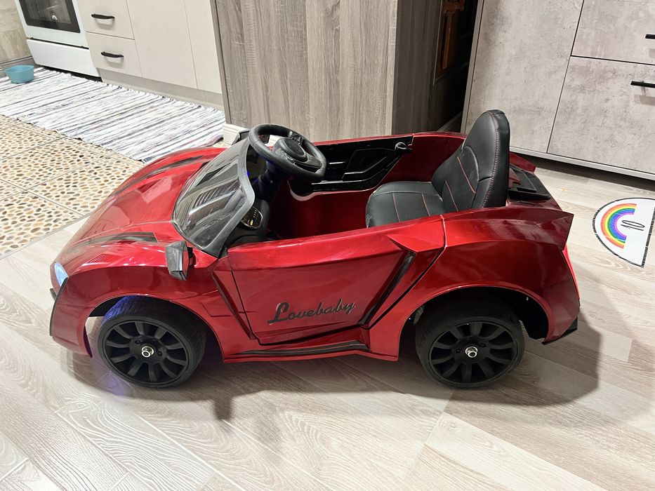 Детский электрический автомобиль