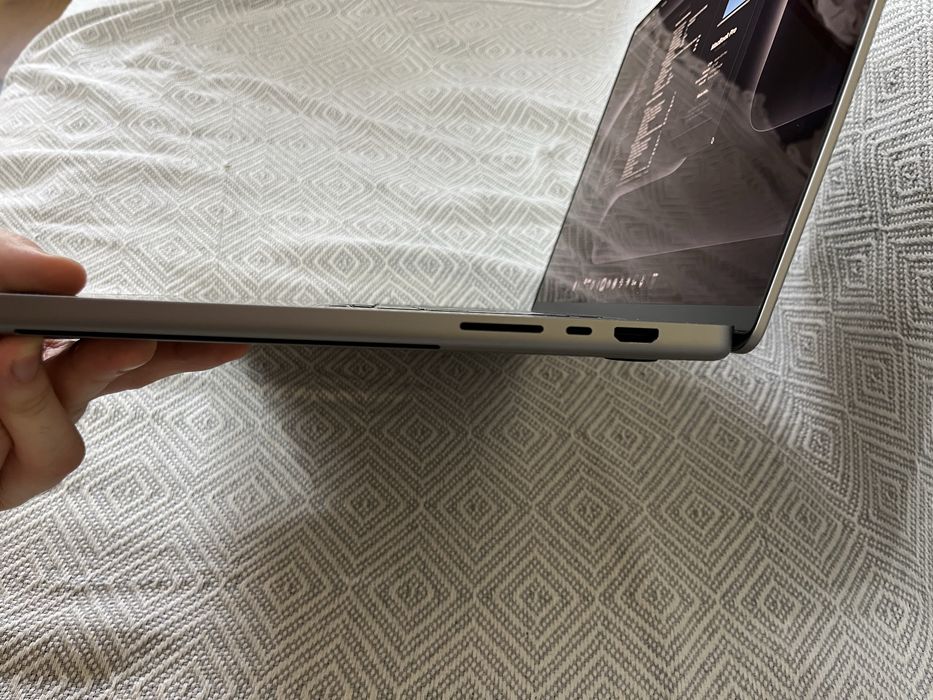 MacBook Pro 16” на чипе M1 Pro